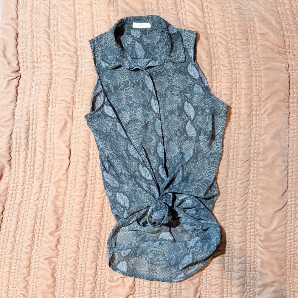 🐍🩶 LUSH Grey and black snake print sleeveless tunic top